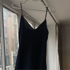Aritizia / Wilfred Sleek Navy Slip Dress - Spaghetti Straps